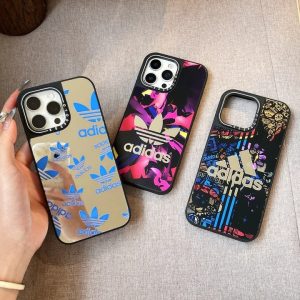 アディダス iPhone ケース 鏡面加工 レンズ保護 スポーツ風 MagSafe対応