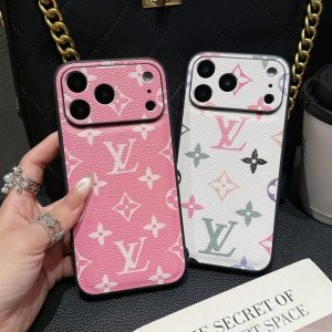 ルイヴィトン iPhone ケース モノグラム レザー レンズ保護 おしゃれ ホワイト/ピンク