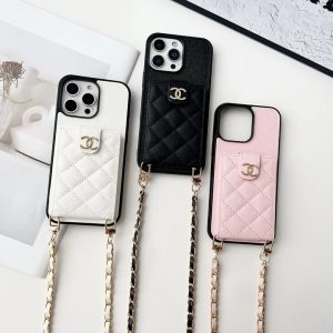 シャネル iPhone ケース チェーンストラップ付き キルティングレザー カードポケット