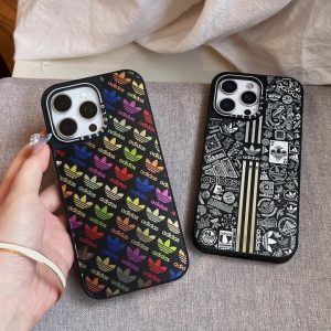 アディダス iPhone ケース アクリル製 鏡面仕上げ 滑り止めアイコンプリント スポーツ風 メンズ向け流行アイテム