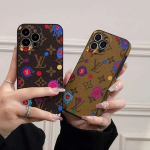 ルイヴィトン iPhone ケース モノグラム レザー 落書き かわいい 一体型カメラレンズ保護