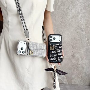 ディオール iPhone ケース サドル オブリーク ジャカード Dロゴ ストラップ付き MagSafe対応