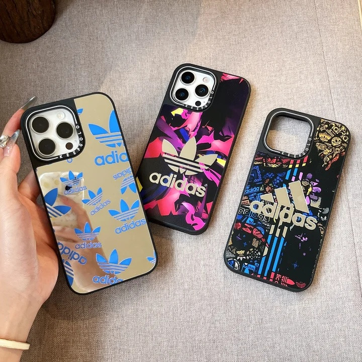 アディダス iPhone ケース 鏡面加工 レンズ保護 スポーツ風 MagSafe対応