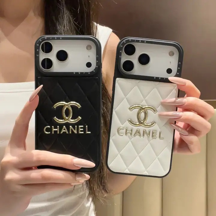 シャネル iPhone ケース 薄型 レザー メタルロゴ レンズ保護 おしゃれ