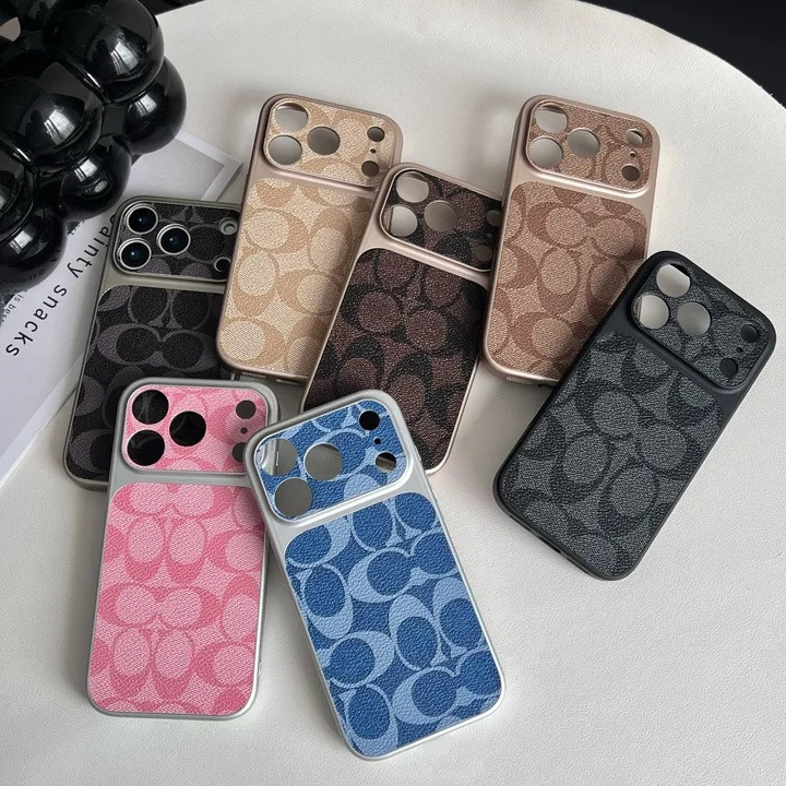 コーチ iPhone ケース シグネチャー シリコン 耐衝撃 薄型 指紋防止 MagSafe対応