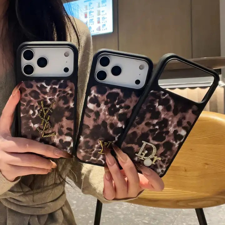 ルイヴィトン iPhone ケース ヒョウ柄 レザー エアクッション 保護 メタルロゴ